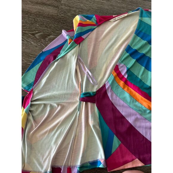 Diane Von Furstenberg x Wonder Woman Dianette 100% Silk Rainbow Wrap Top Size 2 - Picture 15 of 16